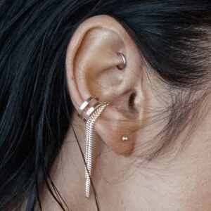 Revolve Ear Cuff – Silver
