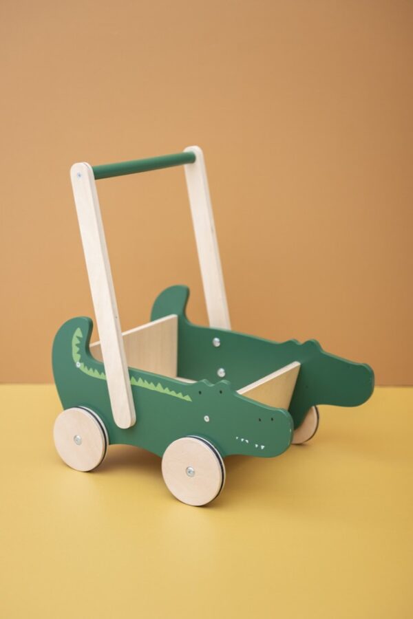Wooden Cart – Mr. Crocodile