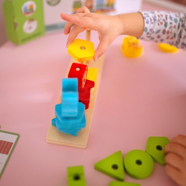 Montessori Puzzle Pyramid With Animals