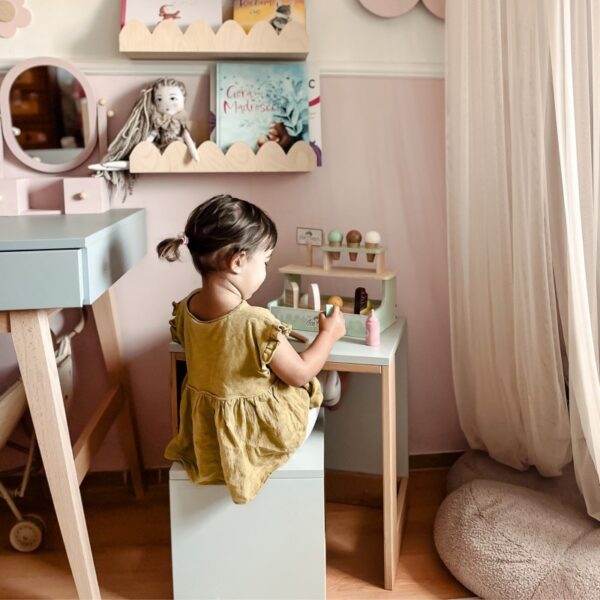 Wooden Ice Cream Shop Set with Ice Cream Stand