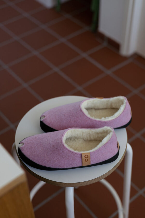 TOKU Budapest Slippers with Lambswool Lining – Light Pink