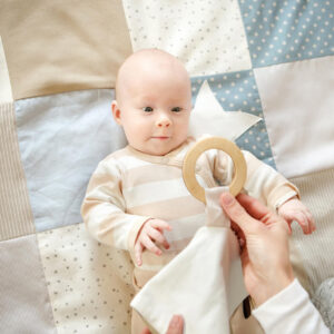 Baby Gift Set – Comfort Blanket & Rustling Flag Toy