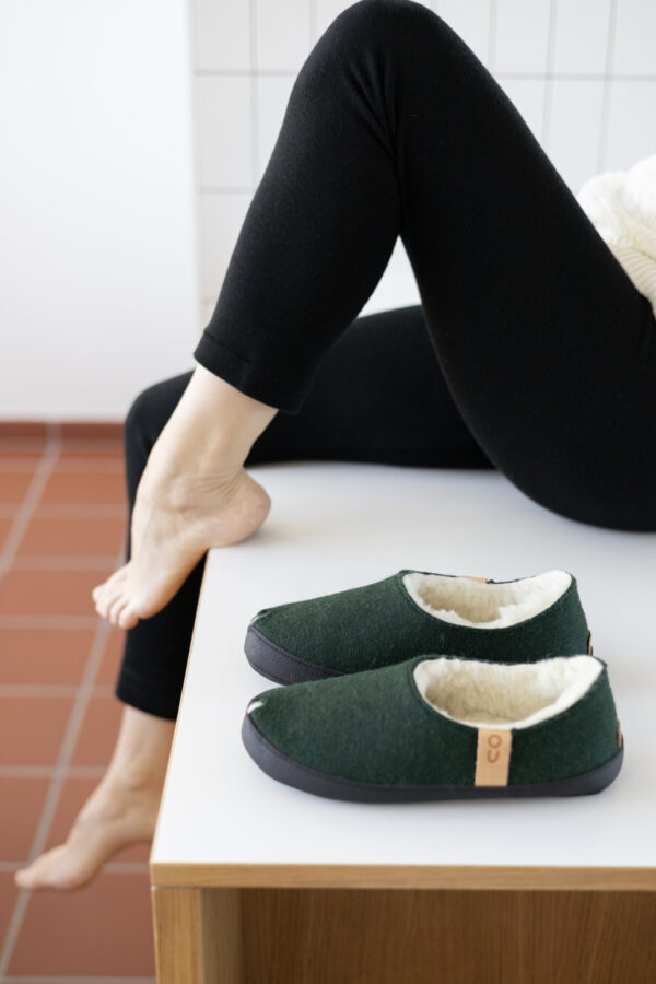 TOKU Budapest Slippers with Lambswool Lining – Dark Green