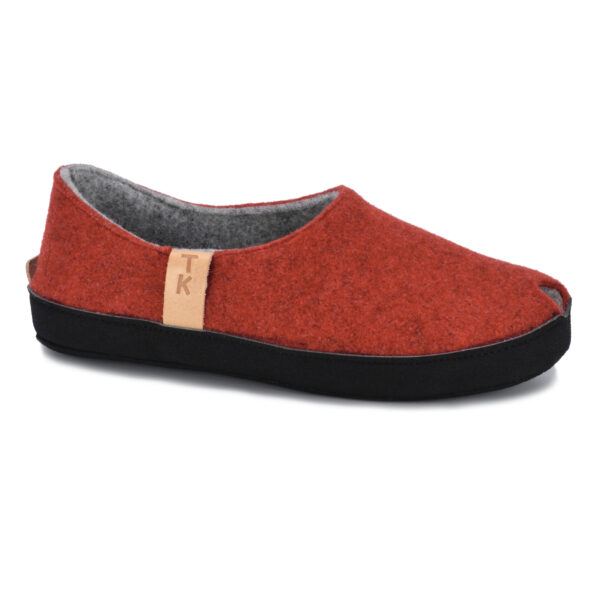 TOKU Budapest Wool Felt Slippers – Red