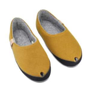 TOKU Budapest Wool Felt Slippers – Mustard Yellow
