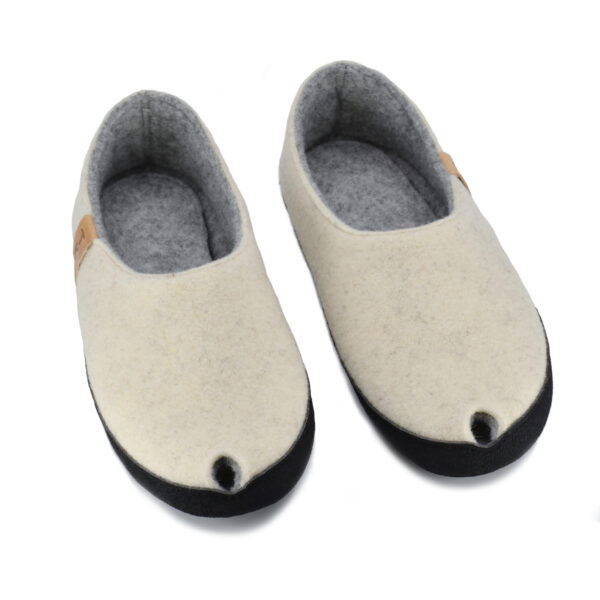 TOKU Budapest Wool Felt Slippers – Natural White