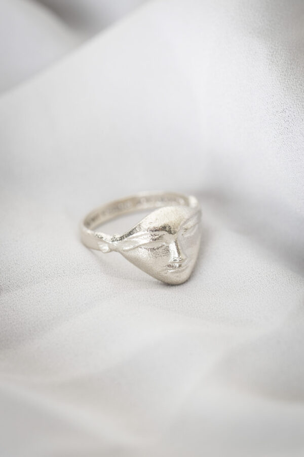 Hathor Harmony Ring – Silver