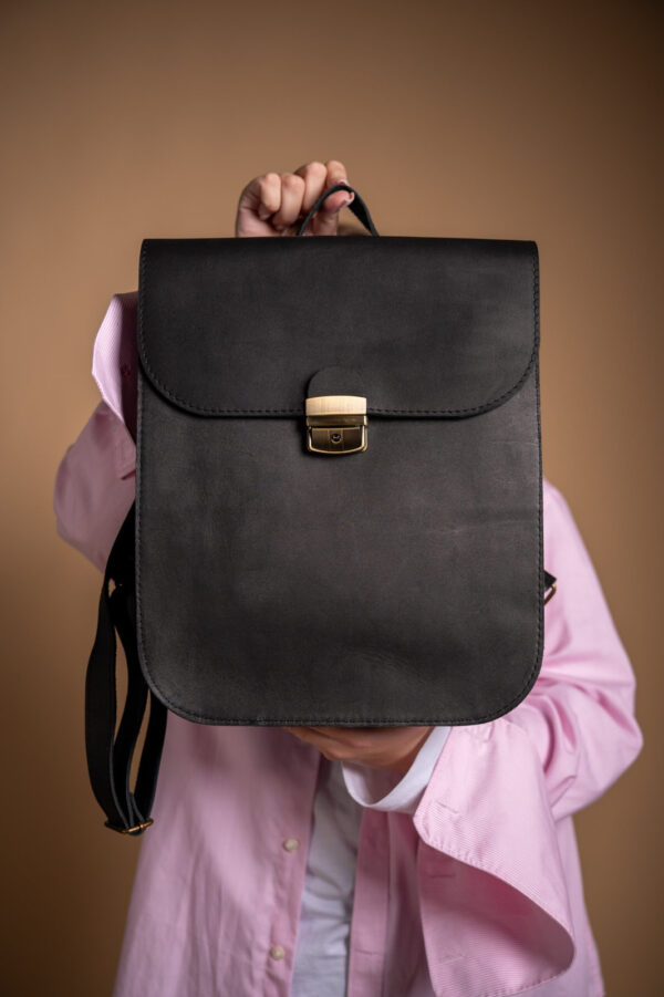 Natural Leather Saddle Backpack – Black