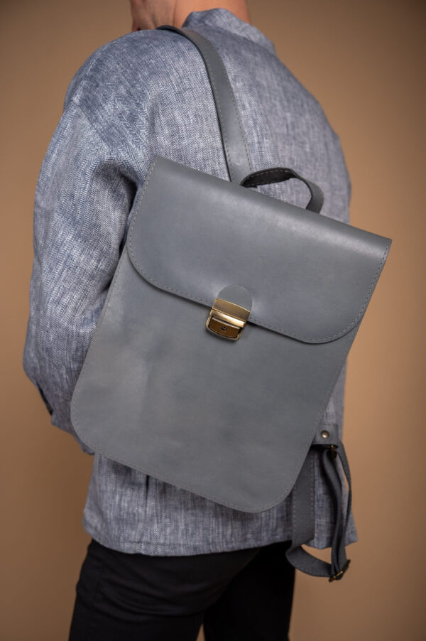 Natural Leather Saddle Backpack – Grey