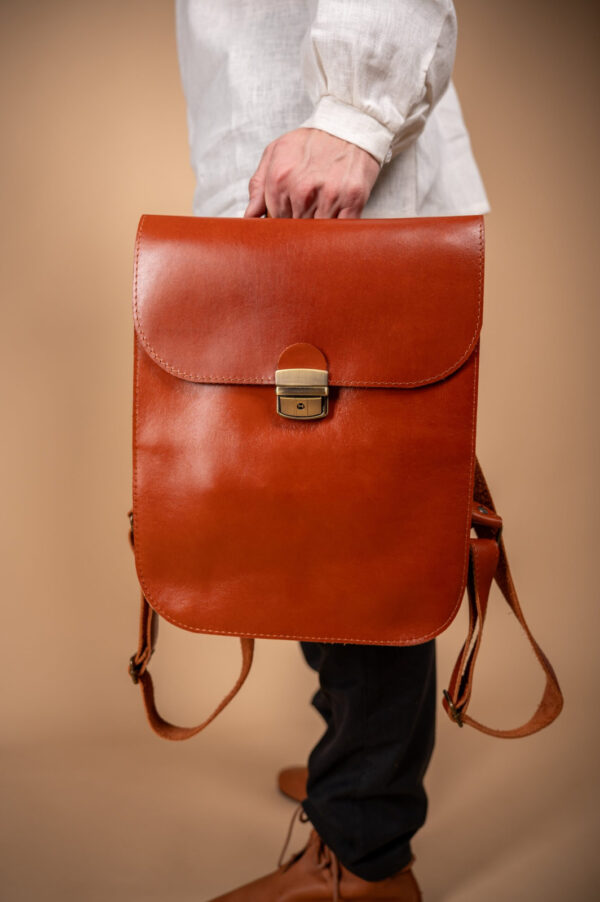 Natural Leather Saddle Backpack – Light Brown