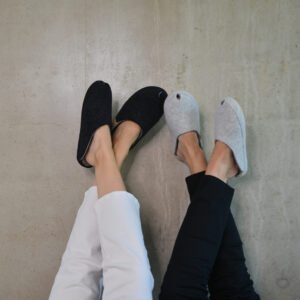 TOKU Brussels Lambswool Felt Slippers – White