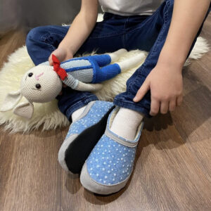 Poksa Kids’ Barefoot Slippers with Lambswool – Blue Dots