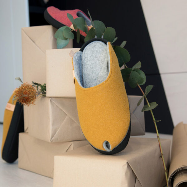 TOKU Brussels Lambswool Felt Slippers – Mustard Yellow