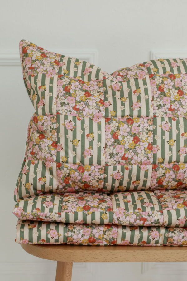 Quilted Patchwork Blanket & Pillow Set – Green Garden, 95 × 135 cm