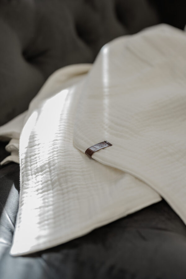 4-Layer Muslin Cotton Blanket – Ivory White, 120 × 150 cm