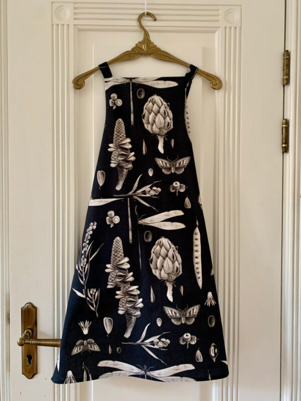 Ladies’ Apron – Seeds Carbon