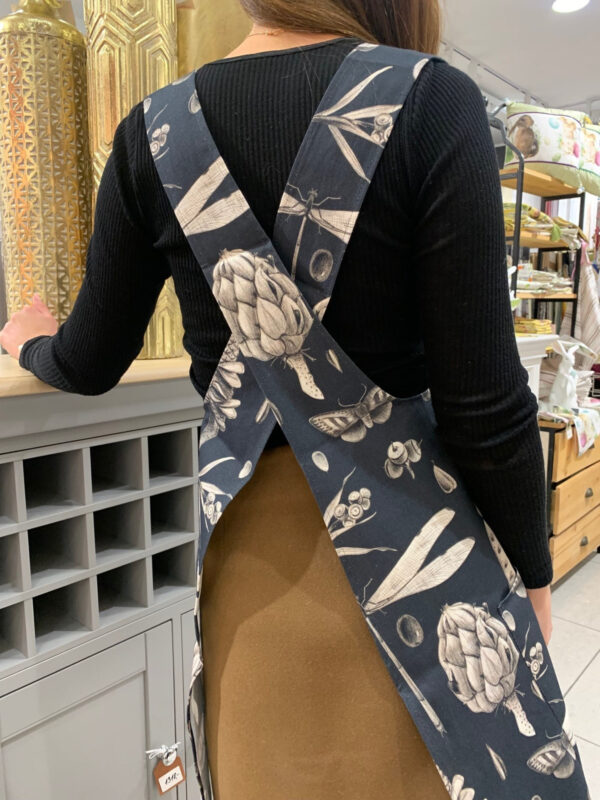 Ladies’ Apron With Crossed Straps – Seeds Carbon