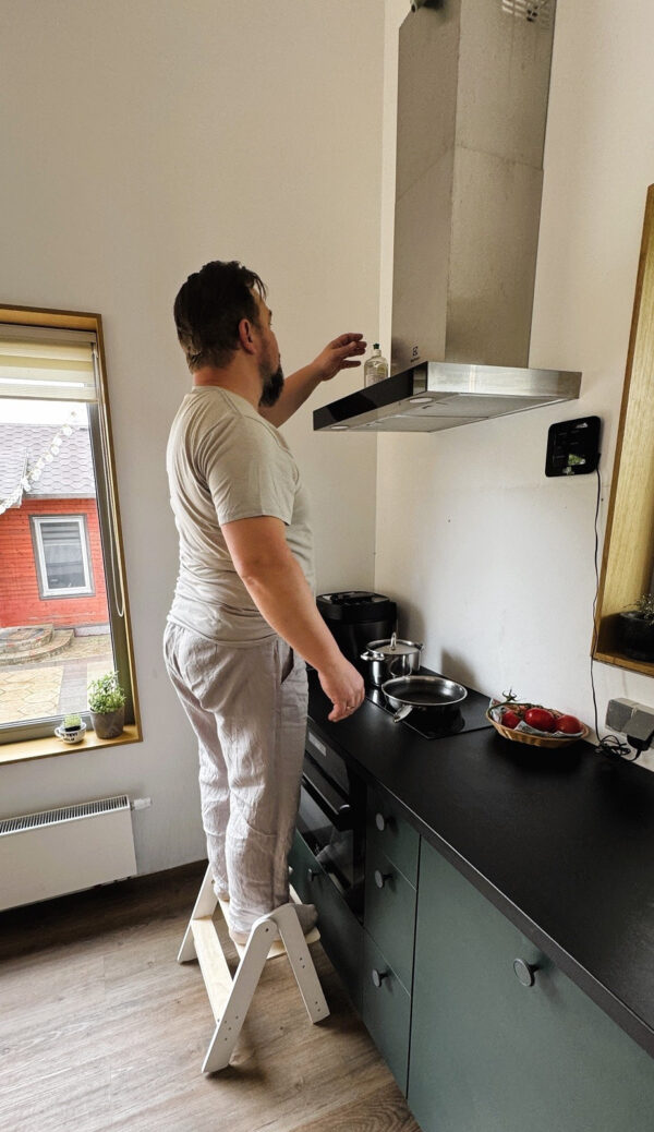 Space-Saving Kids’ Step Stool