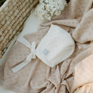 LOVE Gift Set For Baby - Blanket and Bonnet