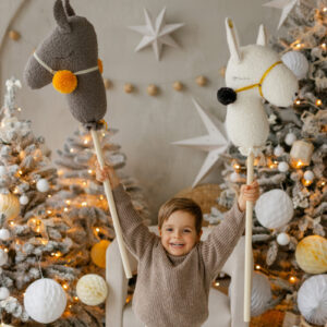 Bouclé Llama Hobby Horse – Ecru, 95 cm