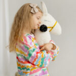 Bouclé Llama Hobby Horse – Ecru, 95 cm