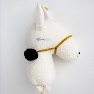 Bouclé Llama Hobby Horse – Ecru, 95 cm
