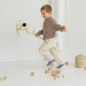 Bouclé Llama Hobby Horse – Ecru, 95 cm