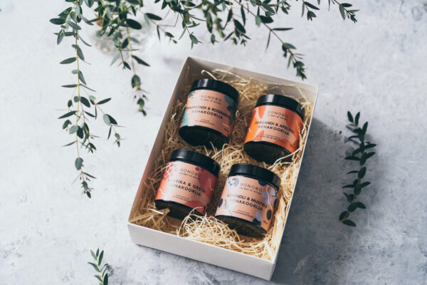 “Piece of Heaven” Gift Box – 4 Natural Body Scrubs