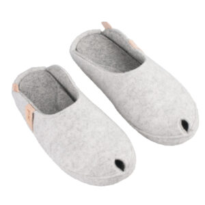 TOKU Brussels Lambswool Felt Slippers – White