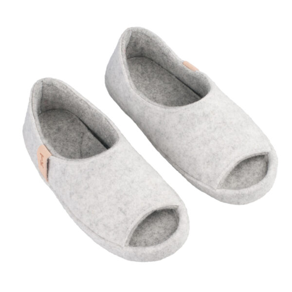 TOKU Bern Open-Toe Wool Slippers – White