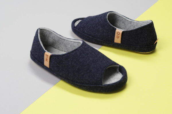 TOKU Bern Open-Toe Wool Slippers – Dark Grey